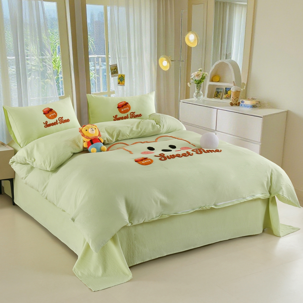 91家纺网 家纺一手货源 找家纺 恋之语 2025新款皱皱纱木棉毛巾绣四件套及单被套系列-俏皮熊 俏皮熊-抹茶绿