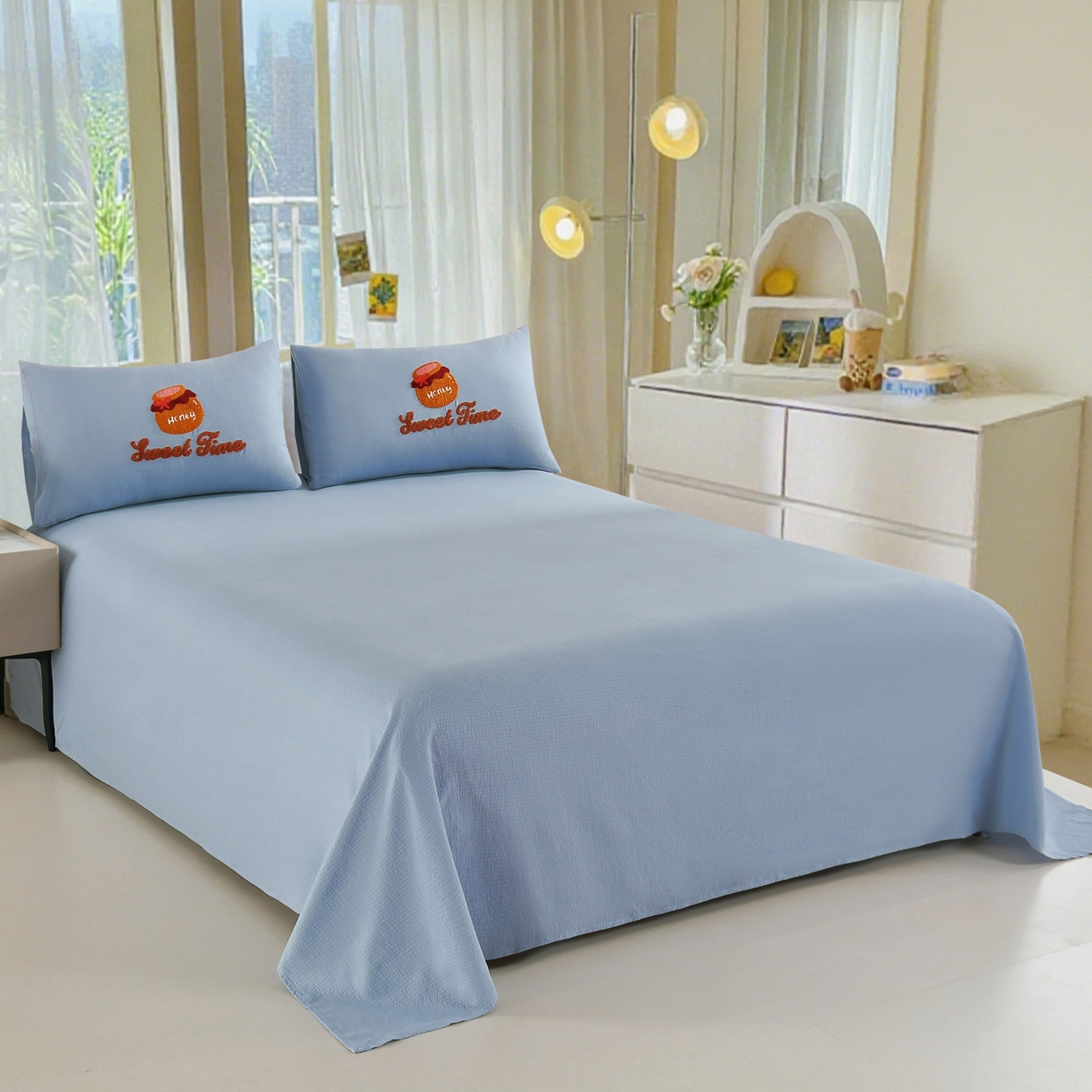 91家纺网 家纺一手货源 找家纺 恋之语 2025新款皱皱纱木棉毛巾绣四件套及单被套系列-俏皮熊 俏皮熊-天蓝