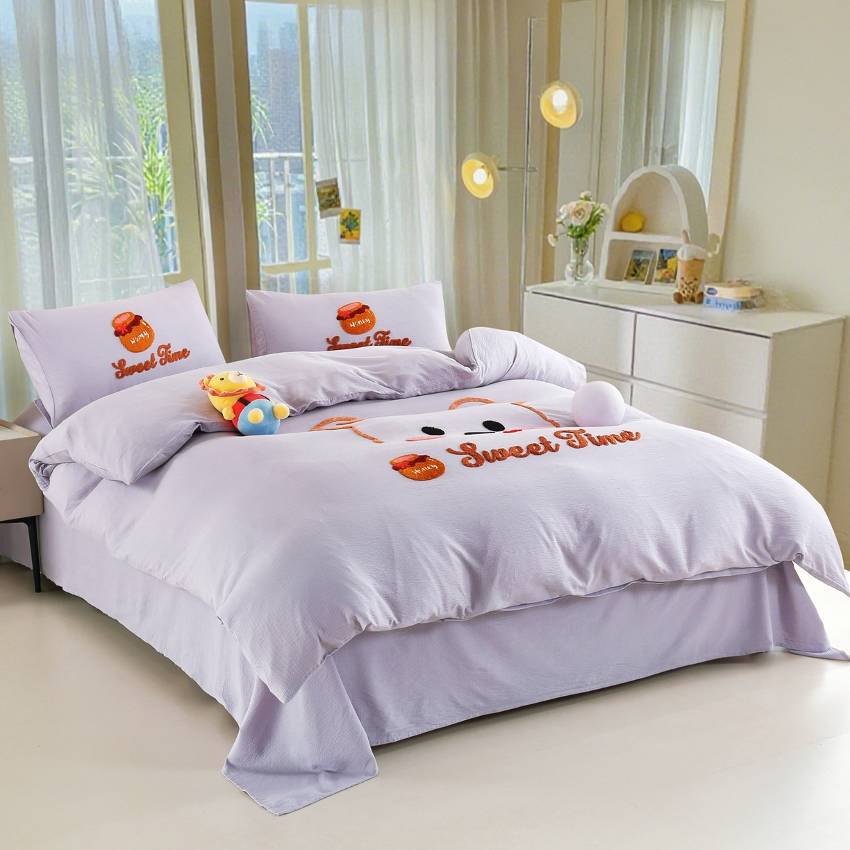 91家纺网 家纺一手货源 找家纺 恋之语 2025新款皱皱纱木棉毛巾绣四件套及单被套系列-俏皮熊 俏皮熊-紫色