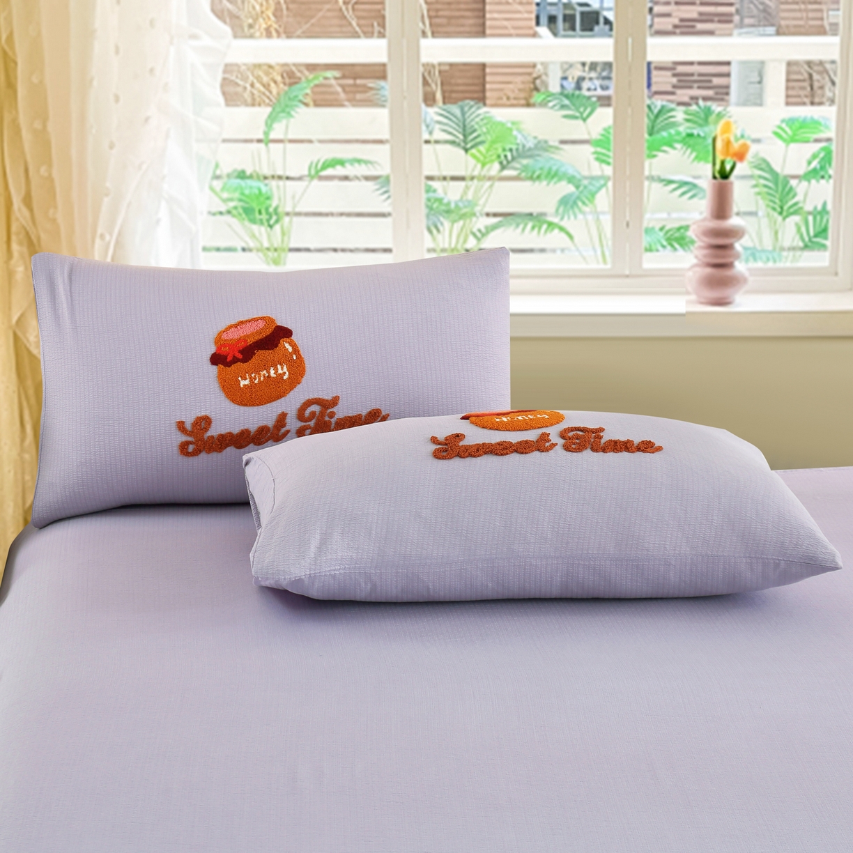 91家纺网 家纺一手货源 找家纺 恋之语 2025新款皱皱纱木棉毛巾绣四件套及单被套系列-俏皮熊 俏皮熊-紫色