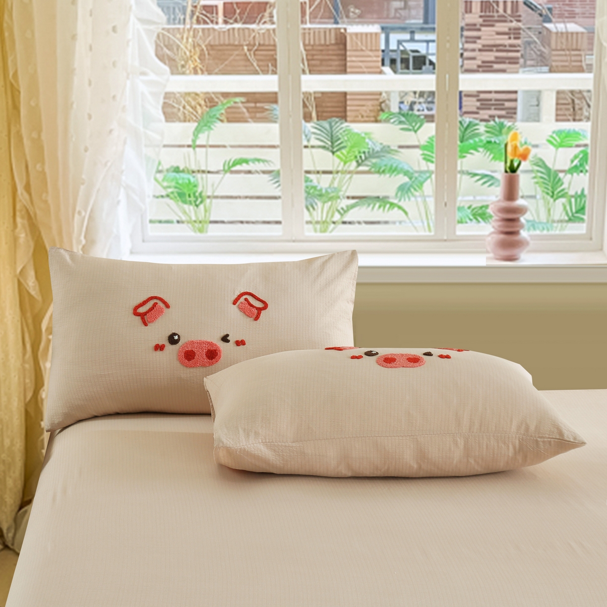 91家纺网 家纺一手货源 找家纺 恋之语 2025新款皱皱纱木棉毛巾绣四件套及单被套系列-可爱猪 可爱猪-浅咖