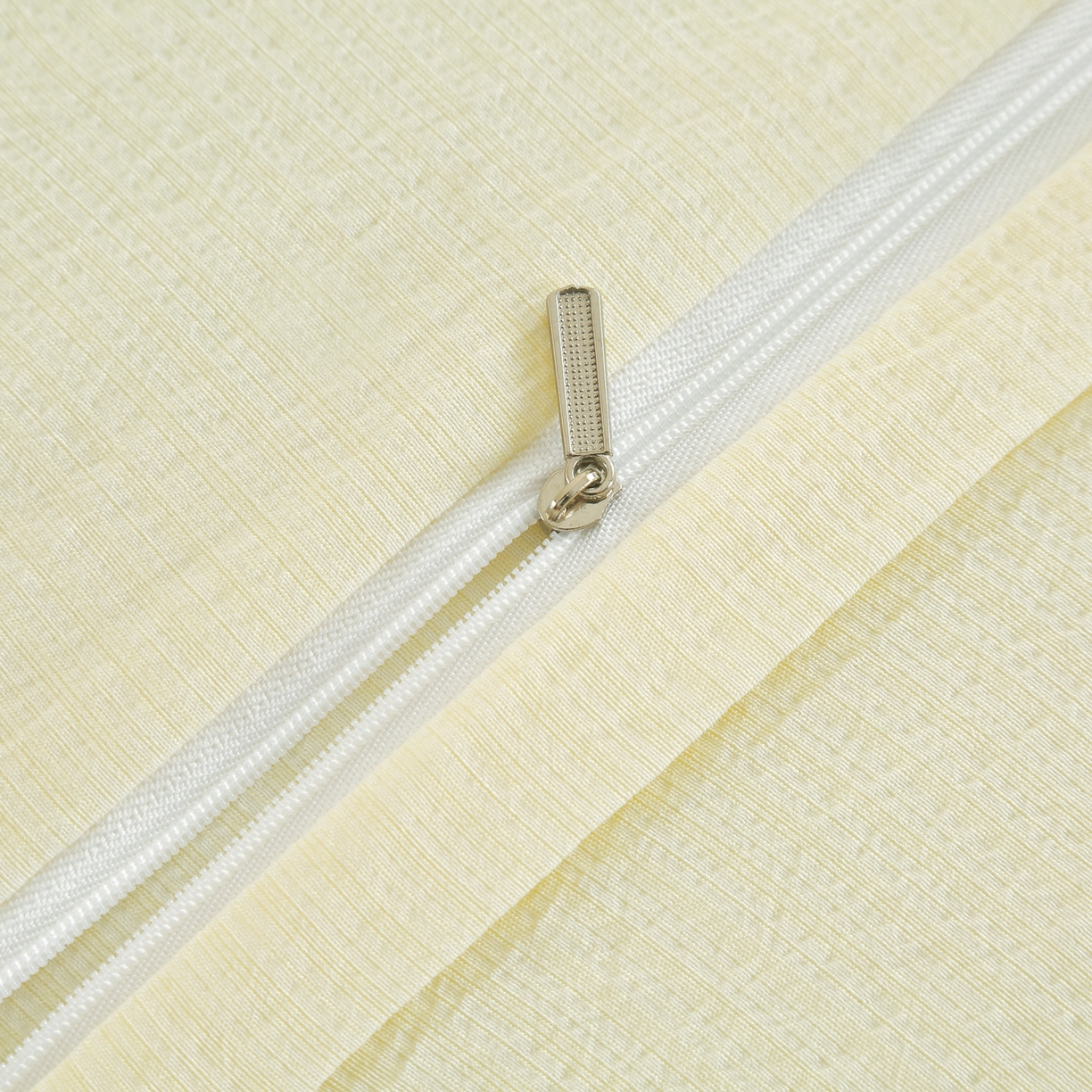 91家纺网 家纺一手货源 找家纺 恋之语 2025新款皱皱纱木棉毛巾绣四件套及单被套系列-可爱猪 可爱猪-米白