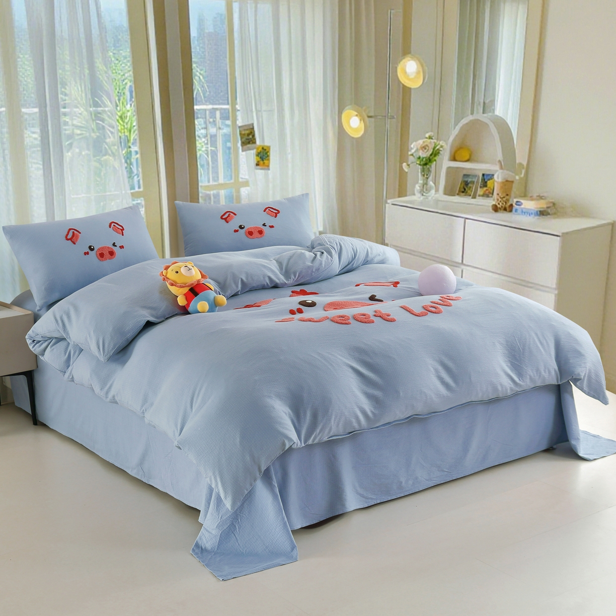 91家纺网 家纺一手货源 找家纺 恋之语 2025新款皱皱纱木棉毛巾绣四件套及单被套系列-可爱猪 可爱猪-天蓝