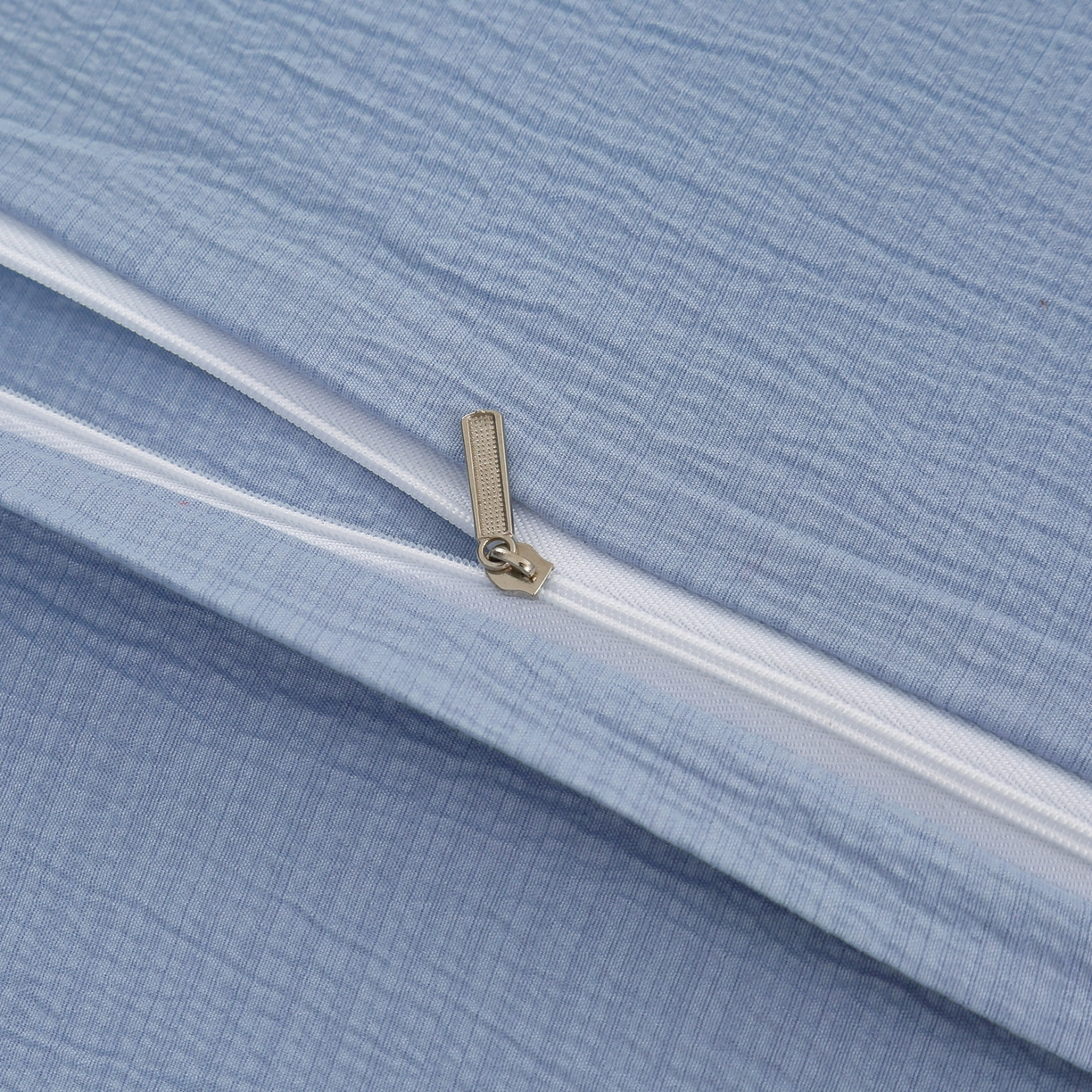 91家纺网 家纺一手货源 找家纺 恋之语 2025新款皱皱纱木棉毛巾绣四件套及单被套系列-可爱猪 可爱猪-天蓝