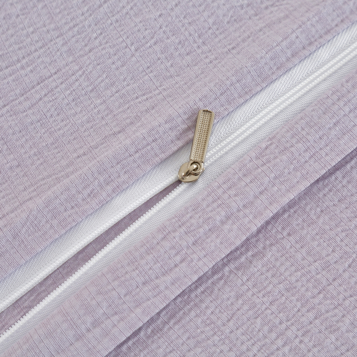 91家纺网 家纺一手货源 找家纺 恋之语 2025新款皱皱纱木棉毛巾绣四件套及单被套系列-可爱猪 可爱猪-紫色