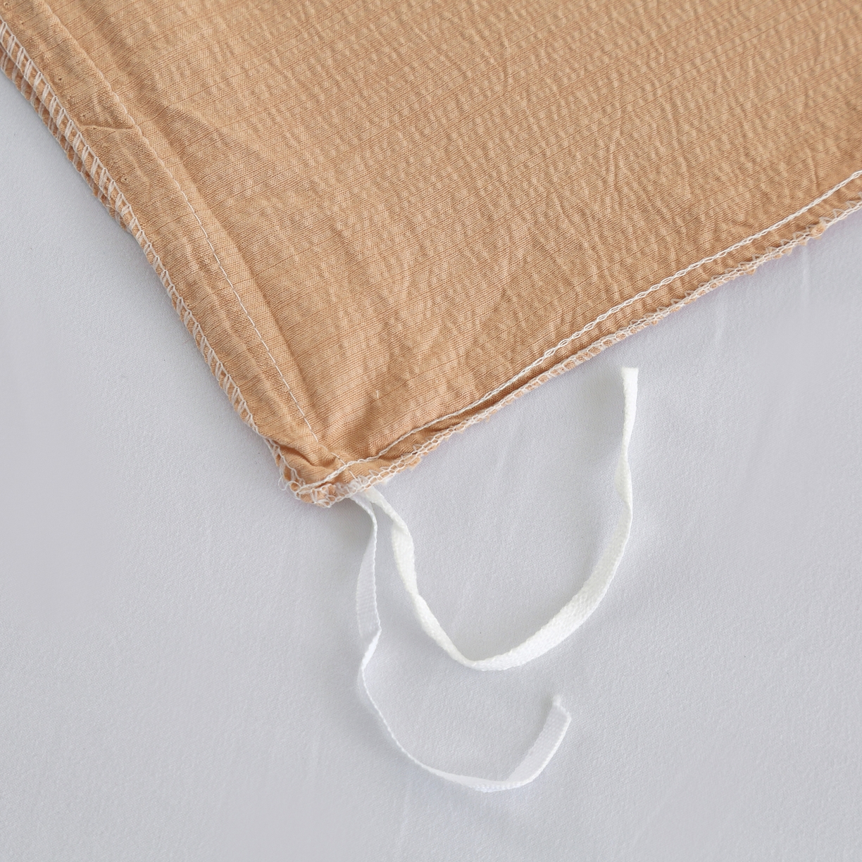 91家纺网 家纺一手货源 找家纺 恋之语 2025新款皱皱纱木棉毛巾绣四件套及单被套系列-乖乖狗 乖乖狗-浅咖