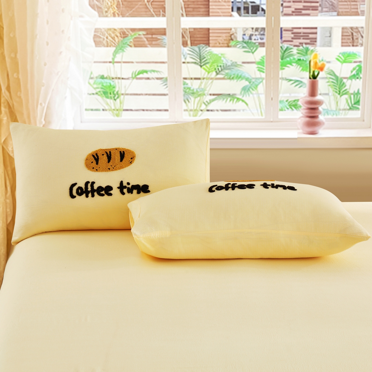 91家纺网 家纺一手货源 找家纺 恋之语 2025新款皱皱纱木棉毛巾绣四件套及单被套系列-乖乖狗 乖乖狗-黄色