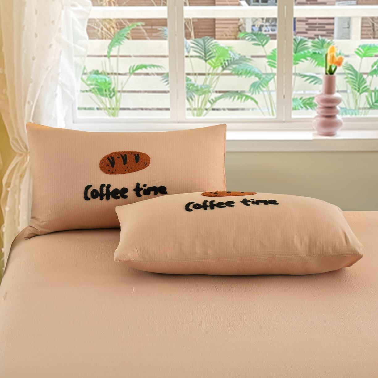 91家纺网 家纺一手货源 找家纺 恋之语 2025新款皱皱纱木棉毛巾绣四件套及单被套系列-乖乖狗 乖乖狗-浅咖