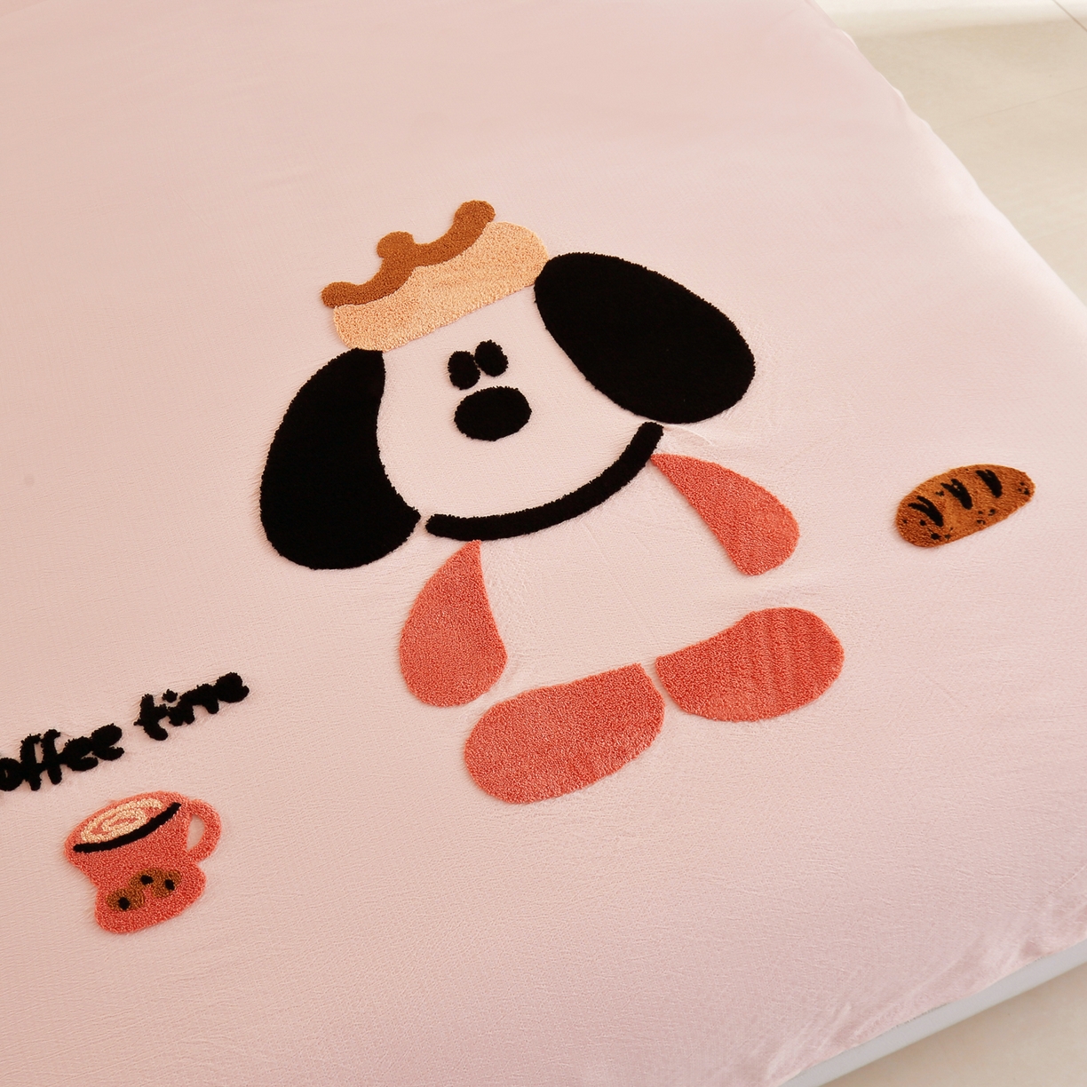 91家纺网 家纺一手货源 找家纺 （总）恋之语 2025新款皱皱纱木棉毛巾绣四件套及单被套系列-乖乖狗