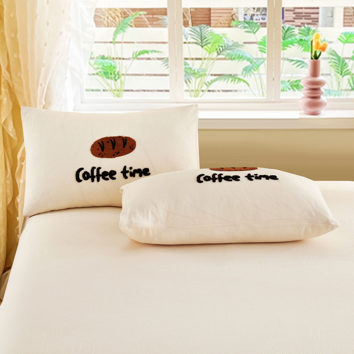 91家纺网 家纺一手货源 找家纺 恋之语 2025新款皱皱纱木棉毛巾绣四件套及单被套系列-乖乖狗 乖乖狗-米白