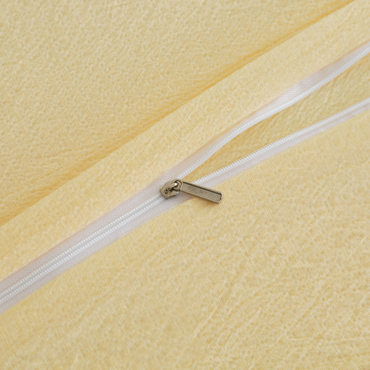 91家纺网 家纺一手货源 找家纺 恋之语 2025新款皱皱纱木棉毛巾绣四件套及单被套系列-乖乖狗 乖乖狗-黄色