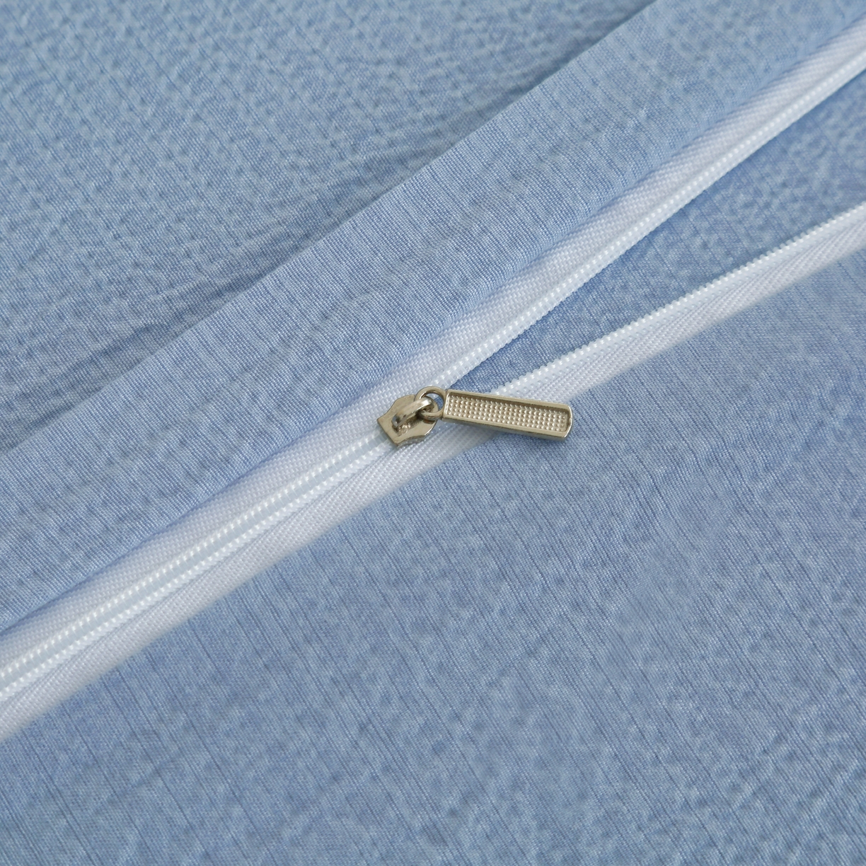 91家纺网 家纺一手货源 找家纺 恋之语 2025新款皱皱纱木棉毛巾绣四件套及单被套系列-乖乖狗 乖乖狗-天蓝