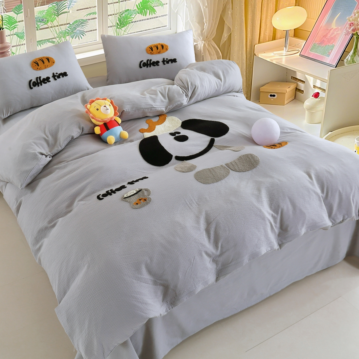 91家纺网 家纺一手货源 找家纺 恋之语 2025新款皱皱纱木棉毛巾绣四件套及单被套系列-乖乖狗 乖乖狗-浅灰