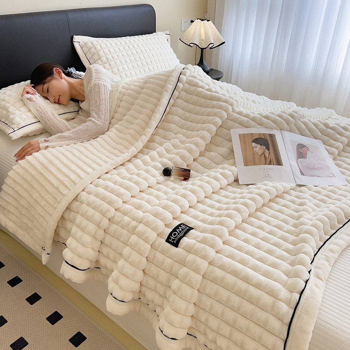 91家纺网 家纺一手货源 找家纺 叠派家纺 2025新款毛毯A类金貂绒毛毯剪格多功能毛毯盖毯毛毯（可供跨境外贸抽空热款首选） 金貂绒-奶油白