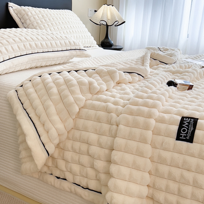 91家纺网 家纺一手货源 找家纺 叠派家纺 2025新款毛毯A类金貂绒毛毯剪格多功能毛毯盖毯毛毯（可供跨境外贸抽空热款首选） 金貂绒-奶油白