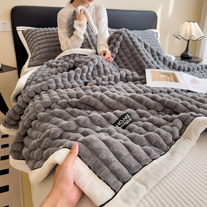 91家纺网 家纺一手货源 找家纺 叠派家纺 2025新款毛毯A类金貂绒毛毯剪格多功能毛毯盖毯毛毯（可供跨境外贸抽空热款首选） 金貂绒-气质灰