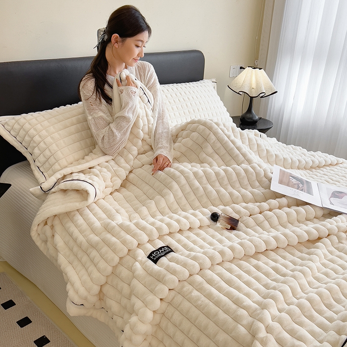 91家纺网 家纺一手货源 找家纺 叠派家纺 2025新款毛毯A类金貂绒毛毯剪格多功能毛毯盖毯毛毯（可供跨境外贸抽空热款首选） 金貂绒-奶油白