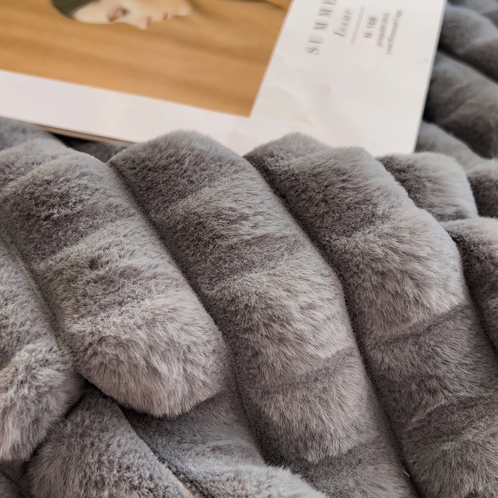 91家纺网 家纺一手货源 找家纺 叠派家纺 2025新款毛毯A类金貂绒毛毯剪格多功能毛毯盖毯毛毯（可供跨境外贸抽空热款首选） 金貂绒-气质灰