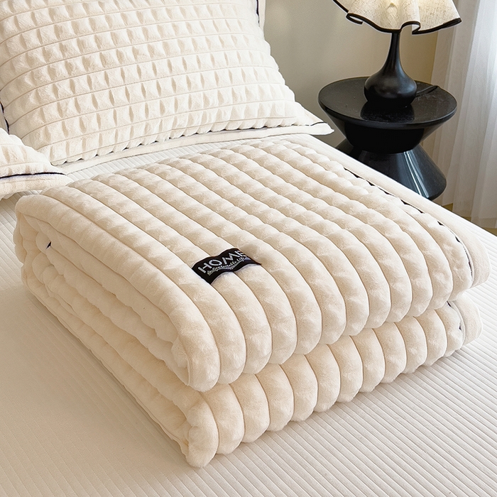 91家纺网 家纺一手货源 找家纺 叠派家纺 2025新款毛毯A类金貂绒毛毯剪格多功能毛毯盖毯毛毯（可供跨境外贸抽空热款首选） 金貂绒-奶油白