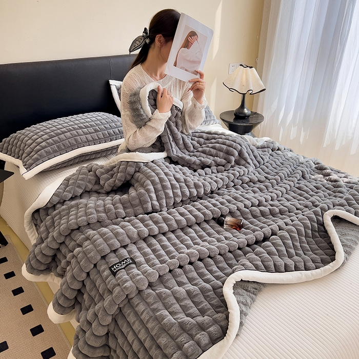 91家纺网 家纺一手货源 找家纺 叠派家纺 2025新款毛毯A类金貂绒毛毯剪格多功能毛毯盖毯毛毯（可供跨境外贸抽空热款首选） 金貂绒-气质灰