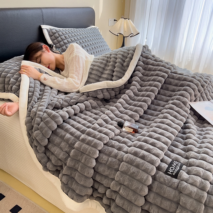 91家纺网 家纺一手货源 找家纺 叠派家纺 2025新款毛毯A类金貂绒毛毯剪格多功能毛毯盖毯毛毯（可供跨境外贸抽空热款首选） 金貂绒-气质灰