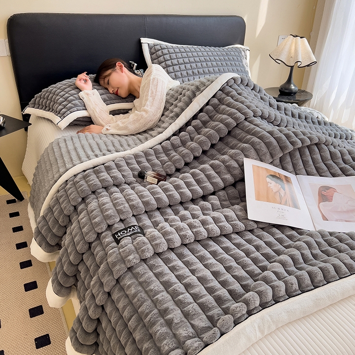 91家纺网 家纺一手货源 找家纺 叠派家纺 2025新款毛毯A类金貂绒毛毯剪格多功能毛毯盖毯毛毯（可供跨境外贸抽空热款首选） 金貂绒-气质灰