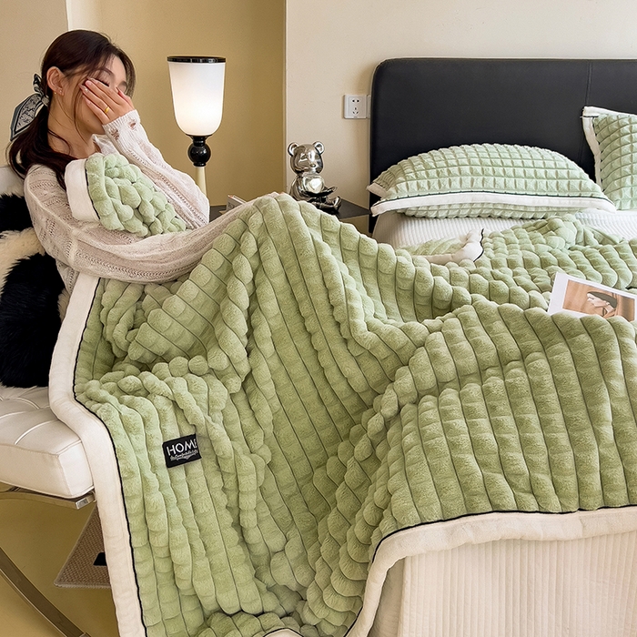 91家纺网 家纺一手货源 找家纺 叠派家纺 2025新款毛毯A类金貂绒毛毯剪格多功能毛毯盖毯毛毯（可供跨境外贸抽空热款首选） 金貂绒-清新绿