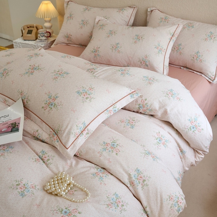 91家纺网 家纺一手货源 找家纺 三沁家居 2025新款全棉纯棉斜纹精梳长绒棉印花四件套 沐露梳风