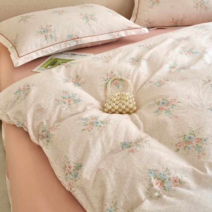 91家纺网 家纺一手货源 找家纺 三沁家居 2025新款全棉纯棉斜纹精梳长绒棉印花四件套 沐露梳风