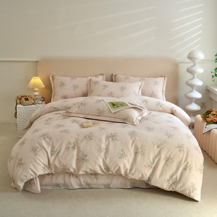 91家纺网 家纺一手货源 找家纺 三沁家居 2025新款全棉纯棉斜纹精梳长绒棉印花四件套 沐露梳风