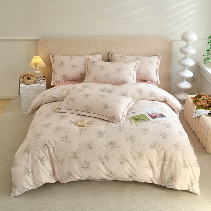 91家纺网 家纺一手货源 找家纺 三沁家居 2025新款全棉纯棉斜纹精梳长绒棉印花四件套 沐露梳风