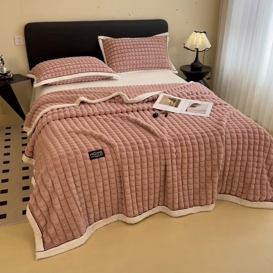 91家纺网 家纺一手货源 找家纺 叠派家纺 2025新款毛毯A类金貂绒毛毯剪格多功能毛毯盖毯毛毯（可供跨境外贸抽空热款首选） 金貂绒-豆沙粉