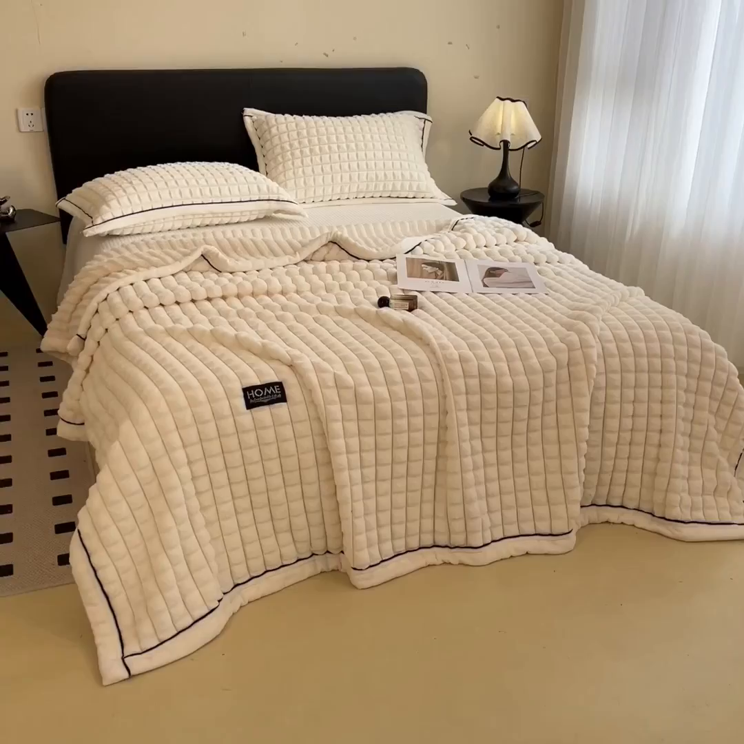 91家纺网 家纺一手货源 找家纺 叠派家纺 2025新款毛毯A类金貂绒毛毯剪格多功能毛毯盖毯毛毯（可供跨境外贸抽空热款首选） 金貂绒-奶油白