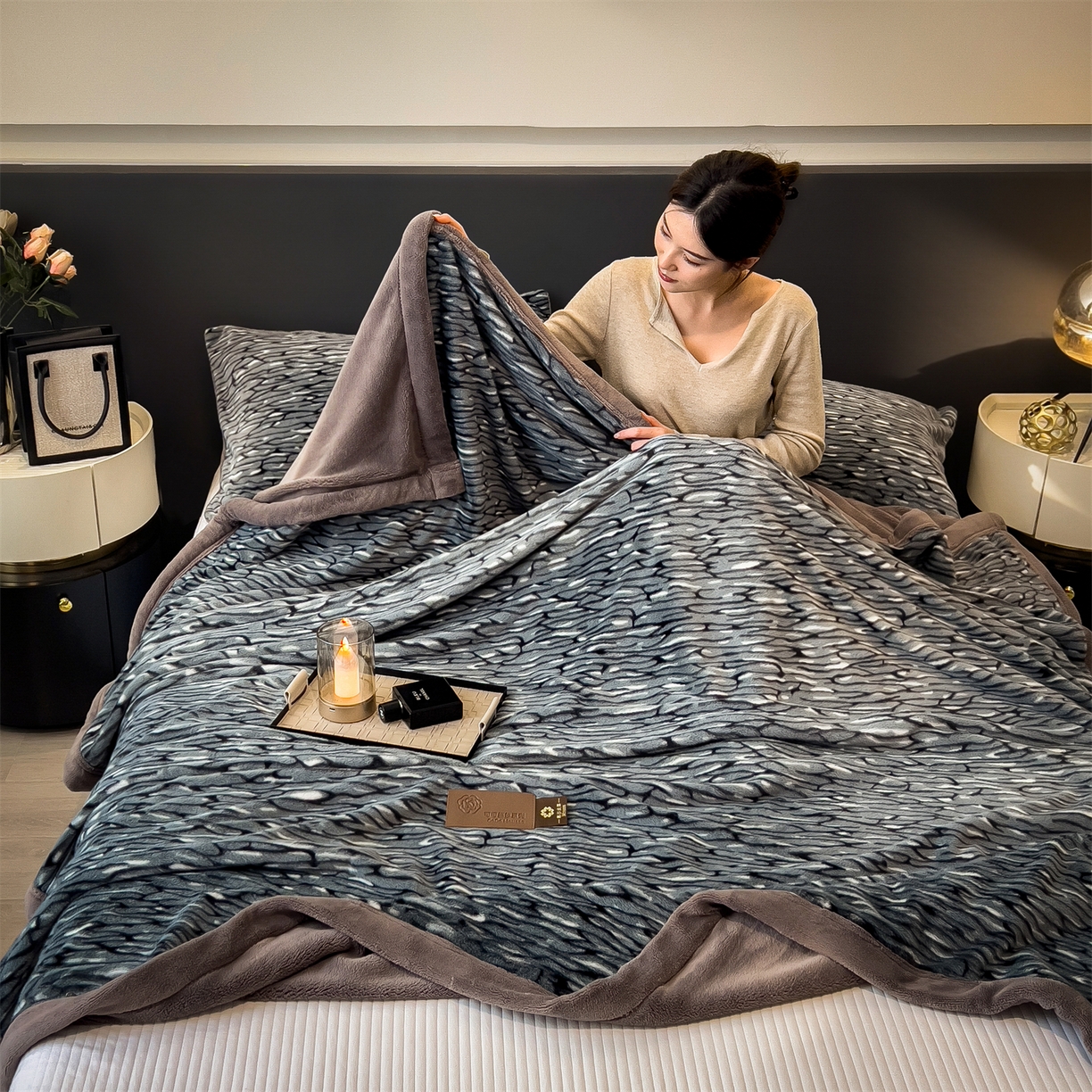 91家纺网 家纺一手货源 找家纺 叠派家纺 2025新款A类轻奢款高克重高端水貂四件套可可慕莎系列（直播热款）提供买家秀 可可慕莎-绮罗蓝灰