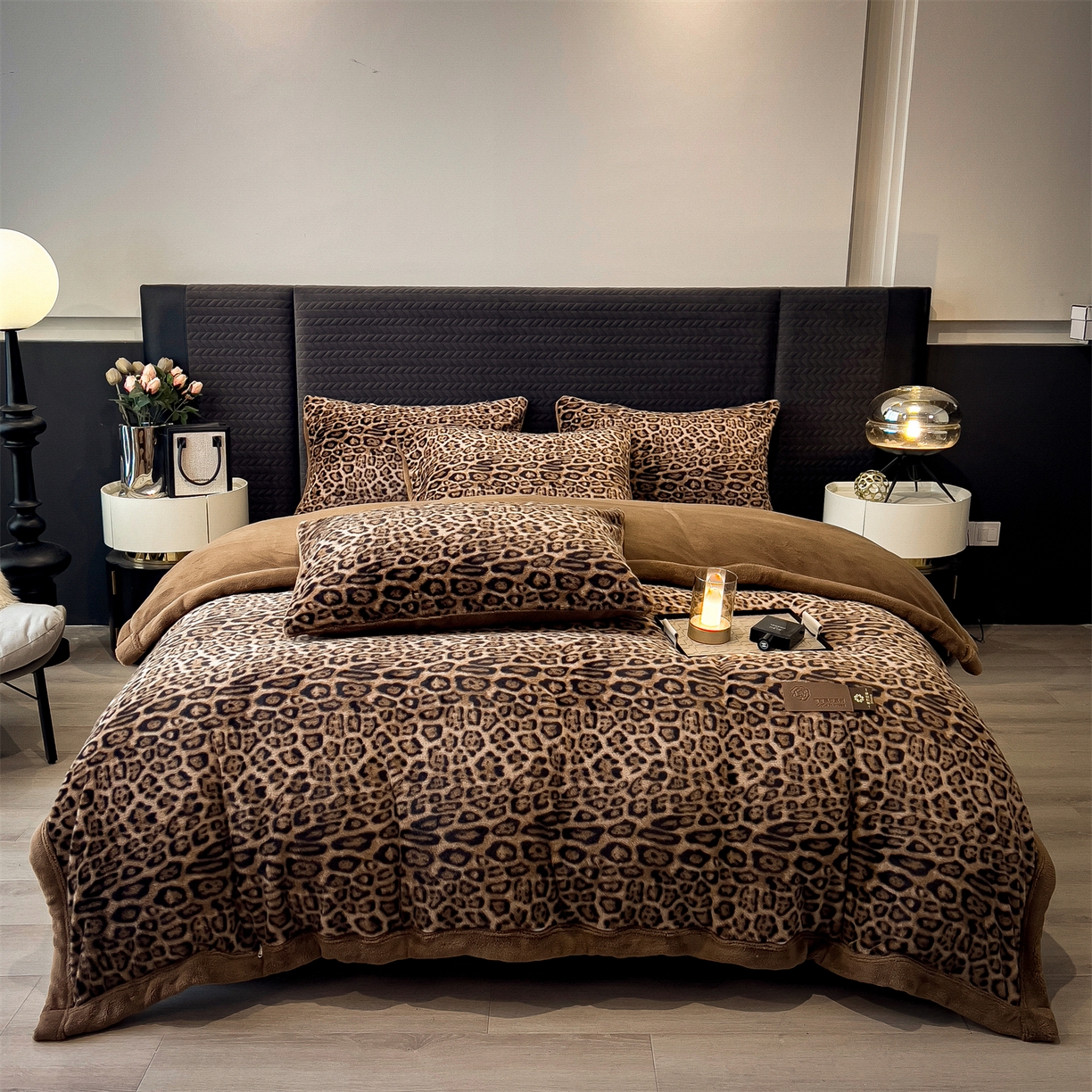 91家纺网 家纺一手货源 找家纺 叠派家纺 2025新款A类轻奢款高克重高端水貂四件套可可慕莎系列（直播热款）提供买家秀 可可慕莎-魅影棕咖