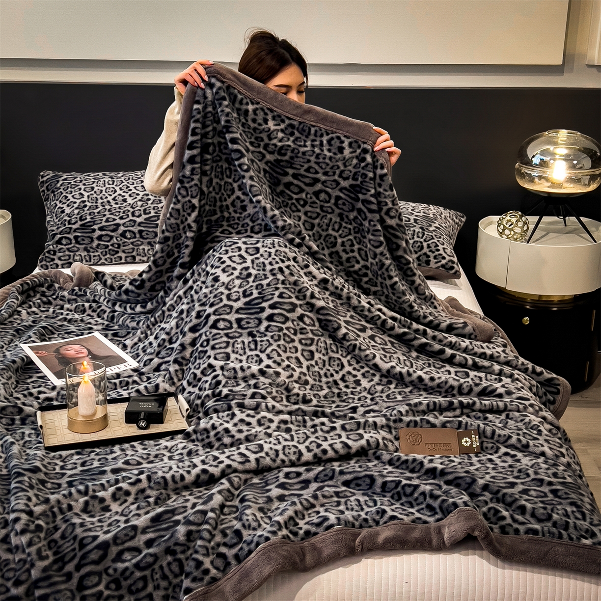 91家纺网 家纺一手货源 找家纺 叠派家纺 2025新款A类轻奢款高克重高端水貂四件套可可慕莎系列（直播热款）提供买家秀 可可慕莎-魅影蓝灰