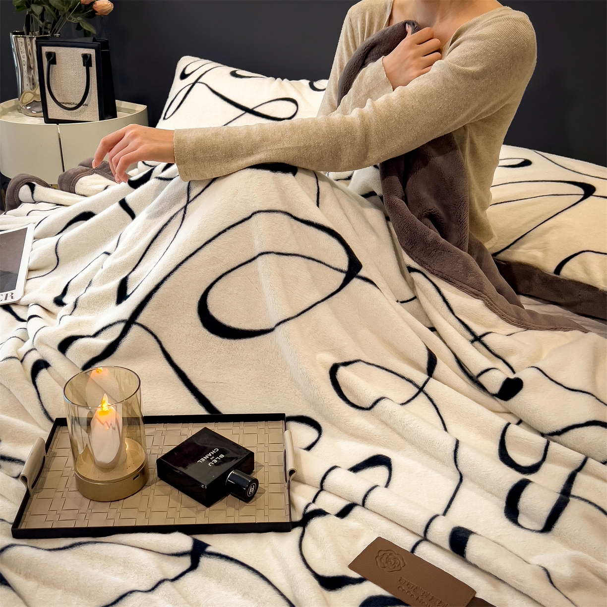 91家纺网 家纺一手货源 找家纺 叠派家纺 2025新款A类轻奢款高克重高端水貂四件套可可慕莎系列（直播热款）提供买家秀 可可慕莎-交织白