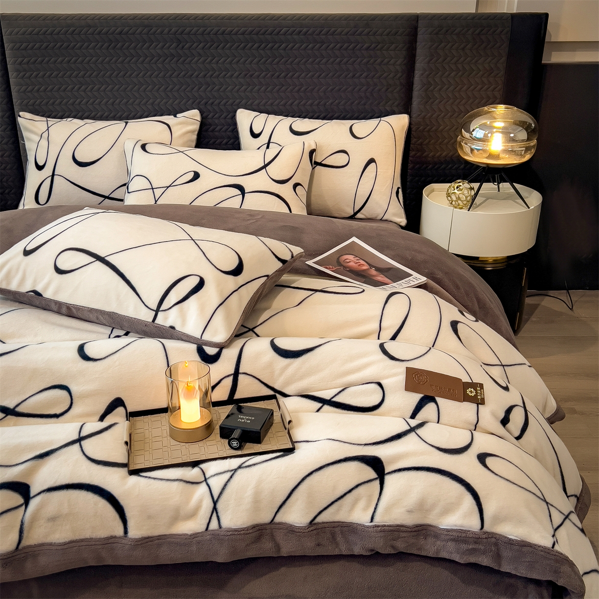 91家纺网 家纺一手货源 找家纺 叠派家纺 2025新款A类轻奢款高克重高端水貂四件套可可慕莎系列（直播热款）提供买家秀 可可慕莎-交织白