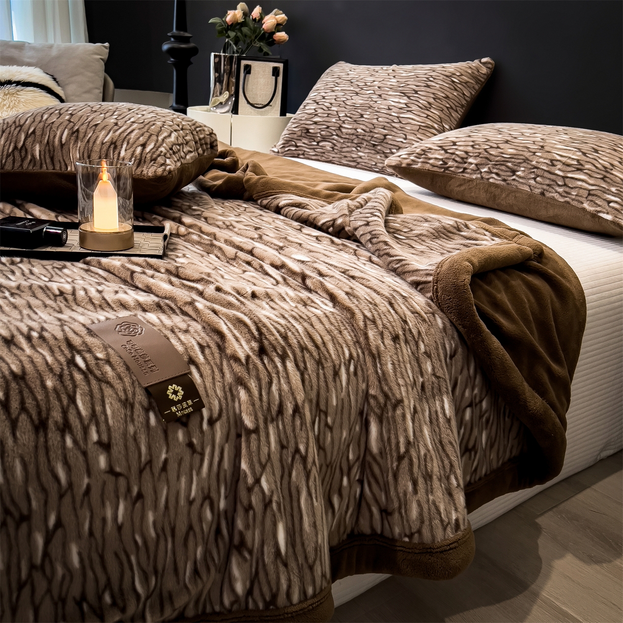 91家纺网 家纺一手货源 找家纺 叠派家纺 2025新款A类轻奢款高克重高端水貂四件套可可慕莎系列（直播热款）提供买家秀 可可慕莎-绮罗金棕