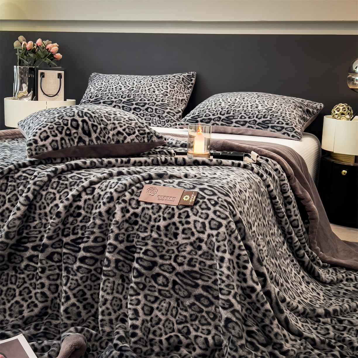 91家纺网 家纺一手货源 找家纺 叠派家纺 2025新款A类轻奢款高克重高端水貂四件套可可慕莎系列（直播热款）提供买家秀 可可慕莎-魅影蓝灰