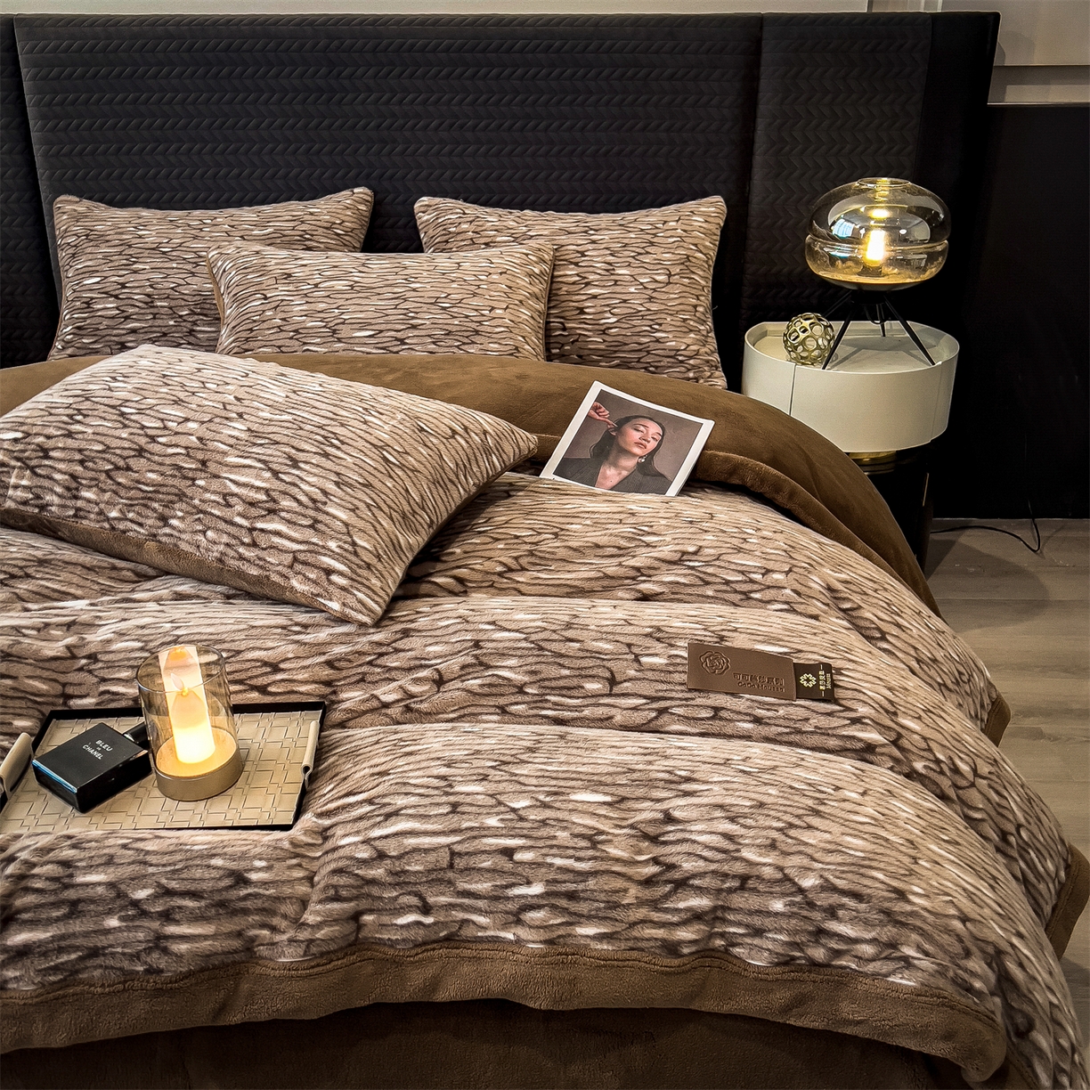 91家纺网 家纺一手货源 找家纺 叠派家纺 2025新款A类轻奢款高克重高端水貂四件套可可慕莎系列（直播热款）提供买家秀 可可慕莎-绮罗金棕