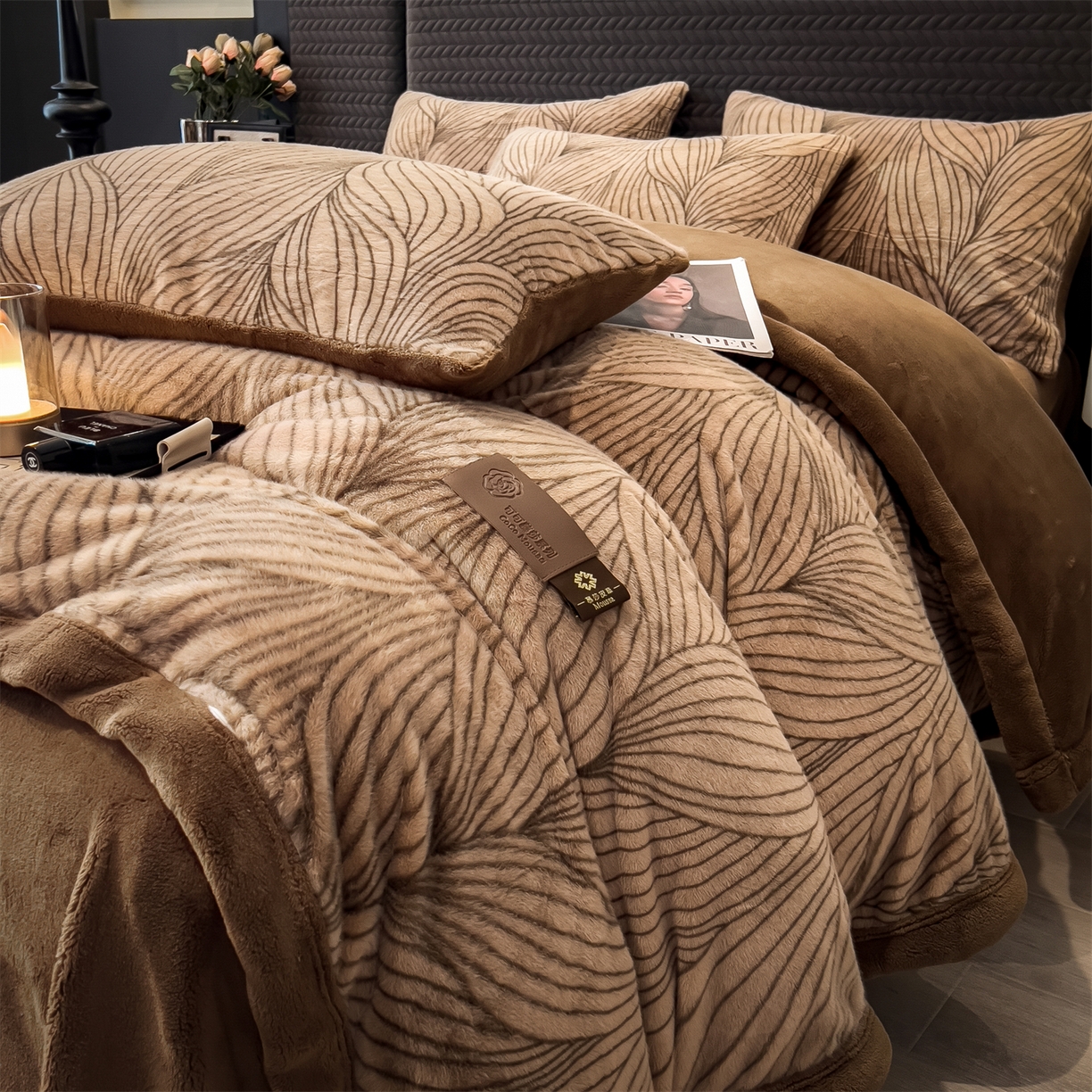 91家纺网 家纺一手货源 找家纺 叠派家纺 2025新款A类轻奢款高克重高端水貂四件套可可慕莎系列（直播热款）提供买家秀 可可慕莎-金棕叶