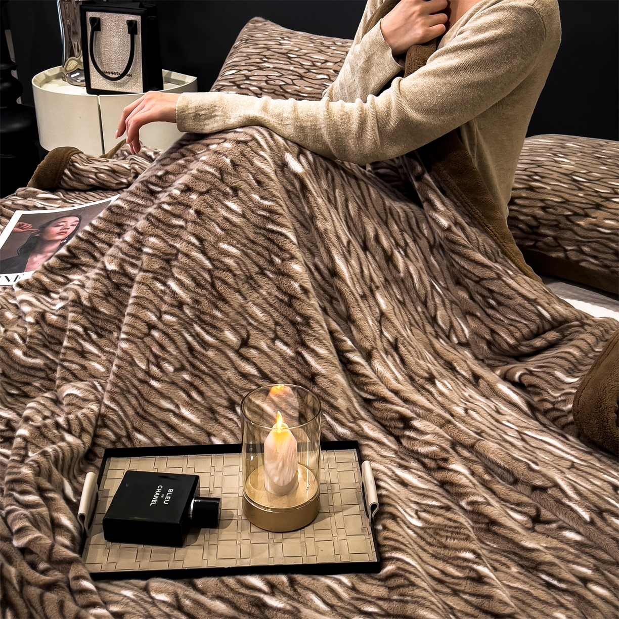 91家纺网 家纺一手货源 找家纺 叠派家纺 2025新款A类轻奢款高克重高端水貂四件套可可慕莎系列（直播热款）提供买家秀 可可慕莎-绮罗金棕