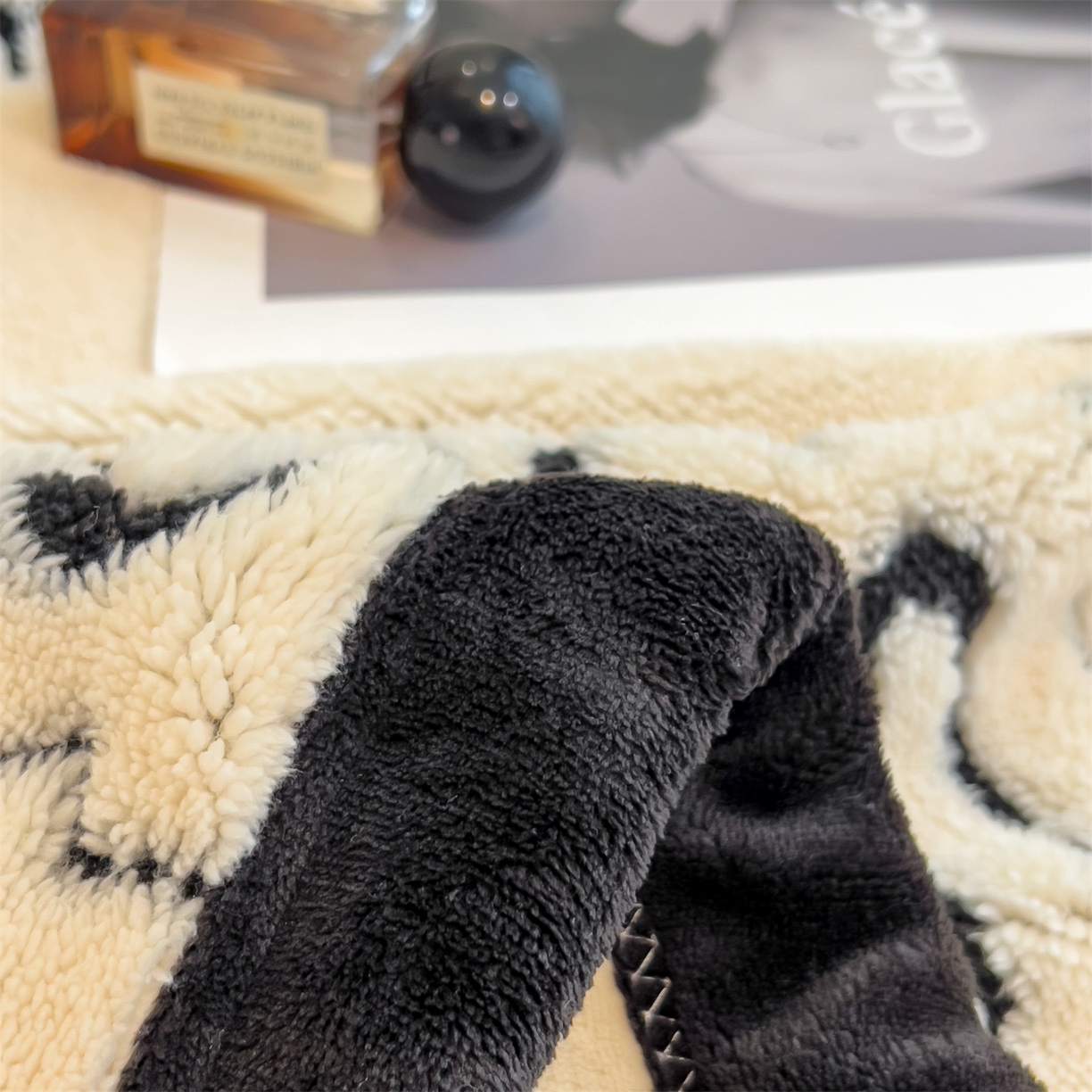 91家纺网 家纺一手货源 找家纺 （总）叠派家纺 2025新款A类高克重云暮绒床笠款四件套(跨境专供首选）提供买家秀