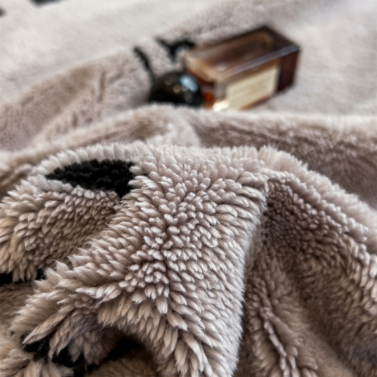 91家纺网 家纺一手货源 找家纺 叠派家纺 2025新款A类高克重云暮绒床笠款四件套(跨境专供首选）提供买家秀 云暮绒min床笠四件套-云絮灰