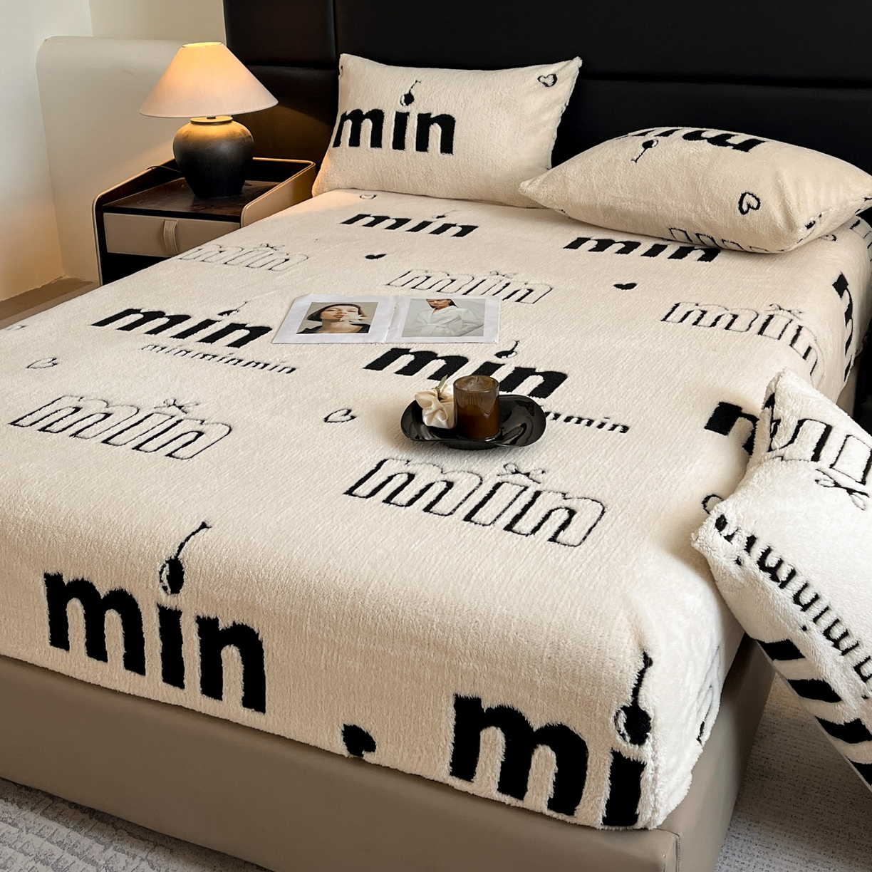 91家纺网 家纺一手货源 找家纺 （总）叠派家纺 2025新款A类高克重云慕绒床笠系列（场景二拍摄）提供买家秀