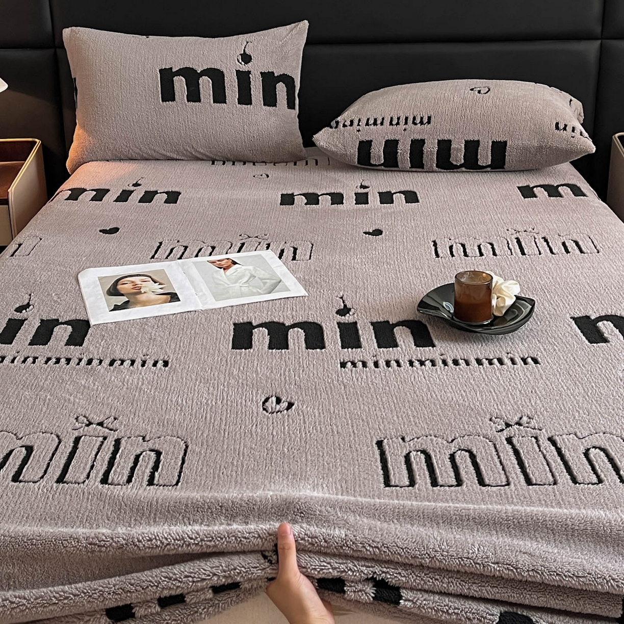 叠派家纺 2025新款A类高克重云慕绒床笠系列（场景二拍摄）提供买家秀 云暮绒床笠-云絮灰