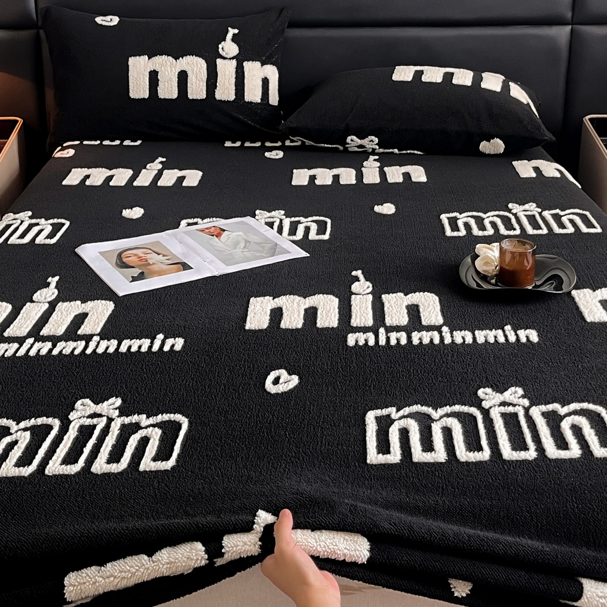 叠派家纺 2025新款A类高克重云慕绒床笠系列（场景二拍摄）提供买家秀 云暮绒床笠-墨池黑