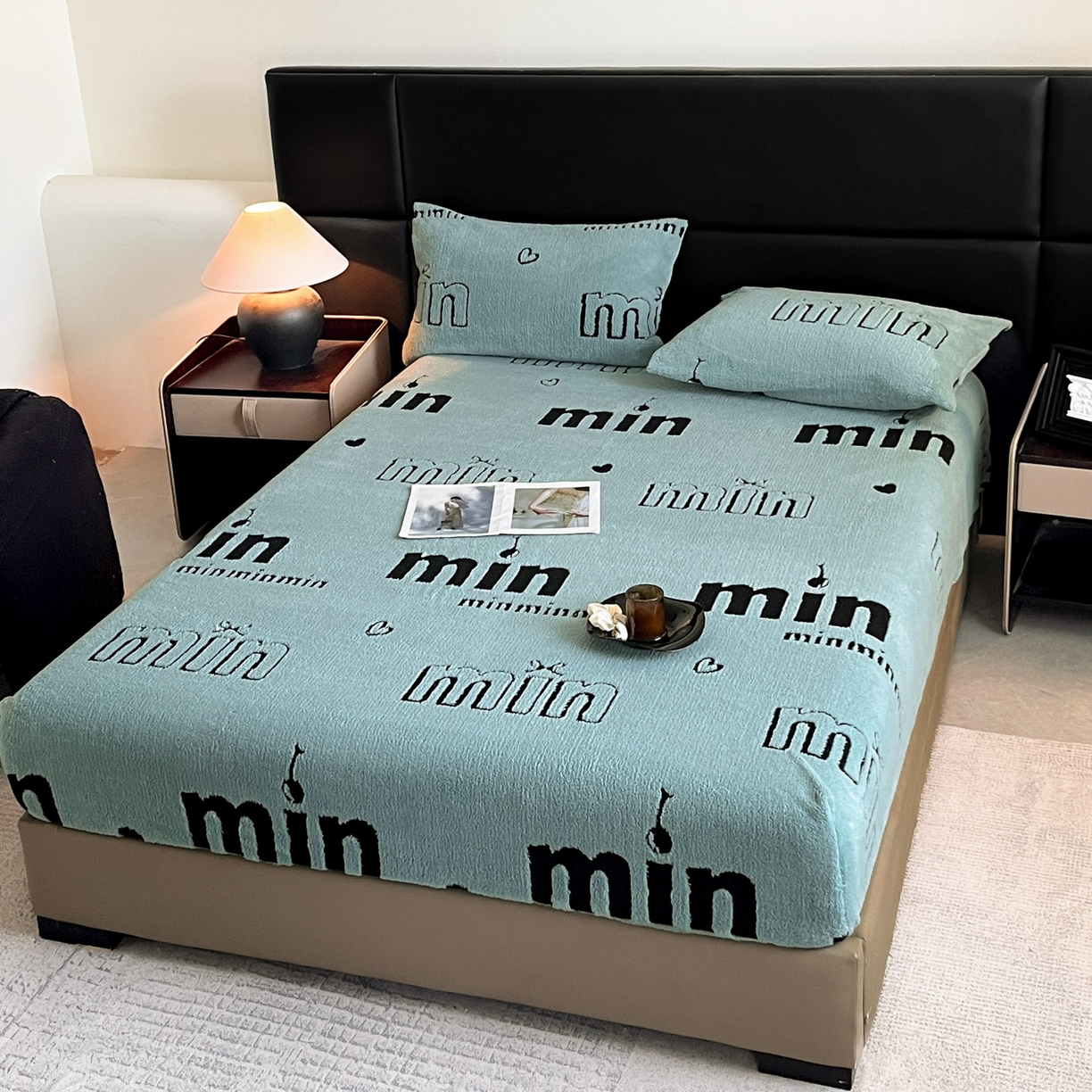 91家纺网 家纺一手货源 找家纺 叠派家纺 2025新款A类高克重云慕绒床笠系列（场景二拍摄）提供买家秀 云暮绒床笠-云朵蓝