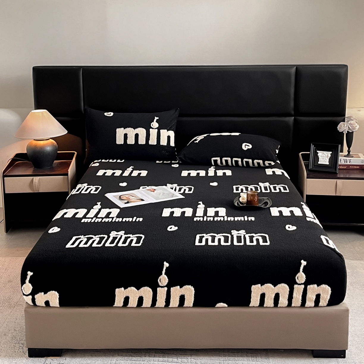 91家纺网 家纺一手货源 找家纺 叠派家纺 2025新款A类高克重云慕绒床笠系列（场景二拍摄）提供买家秀 云暮绒床笠-墨池黑